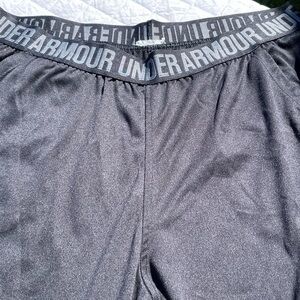 Under Armour Loose Fit Joggers size Medium